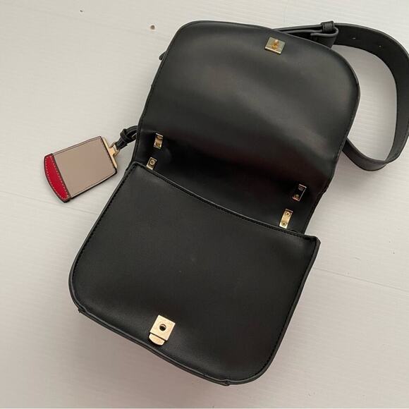 Carpisa crossbody bag purse black red and tan - Picture 5 of 8